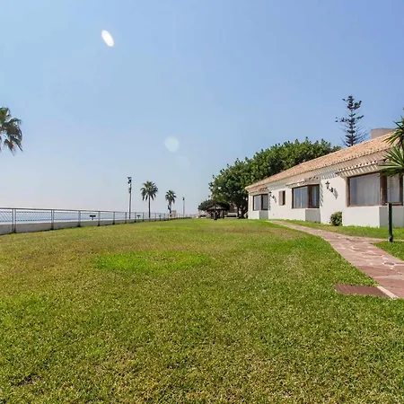 Castle House Luxury Beachfront *